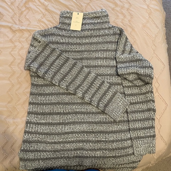 mock neck sweater - Picture 3 of 5